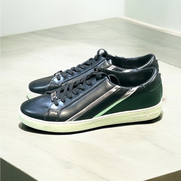 Michael Kors Women’s Black/Silver Sneakers Size 11. - Picture 2 of 5